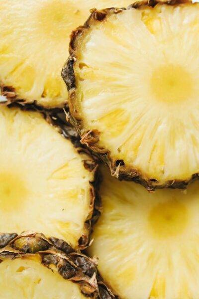 Bromelain und Papain Enzyme in Ananas